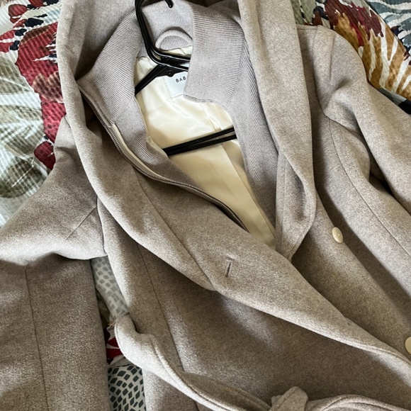 Aritzia - Babaton Hooded Wool Coat - Picture 3 of 3